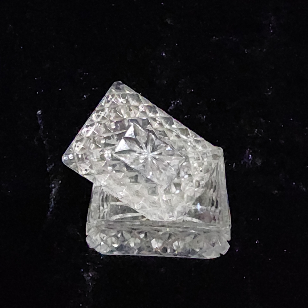 Crystal trinket holder